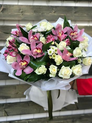 Букет цветов из: Розы и Хризантемы в Пушкино