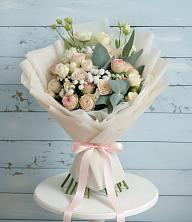 Букет цветов из:  Розы и Лизиантусы в Пушкино