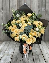 Букет цветов из:  Розы и Лизиантусы в Пушкино