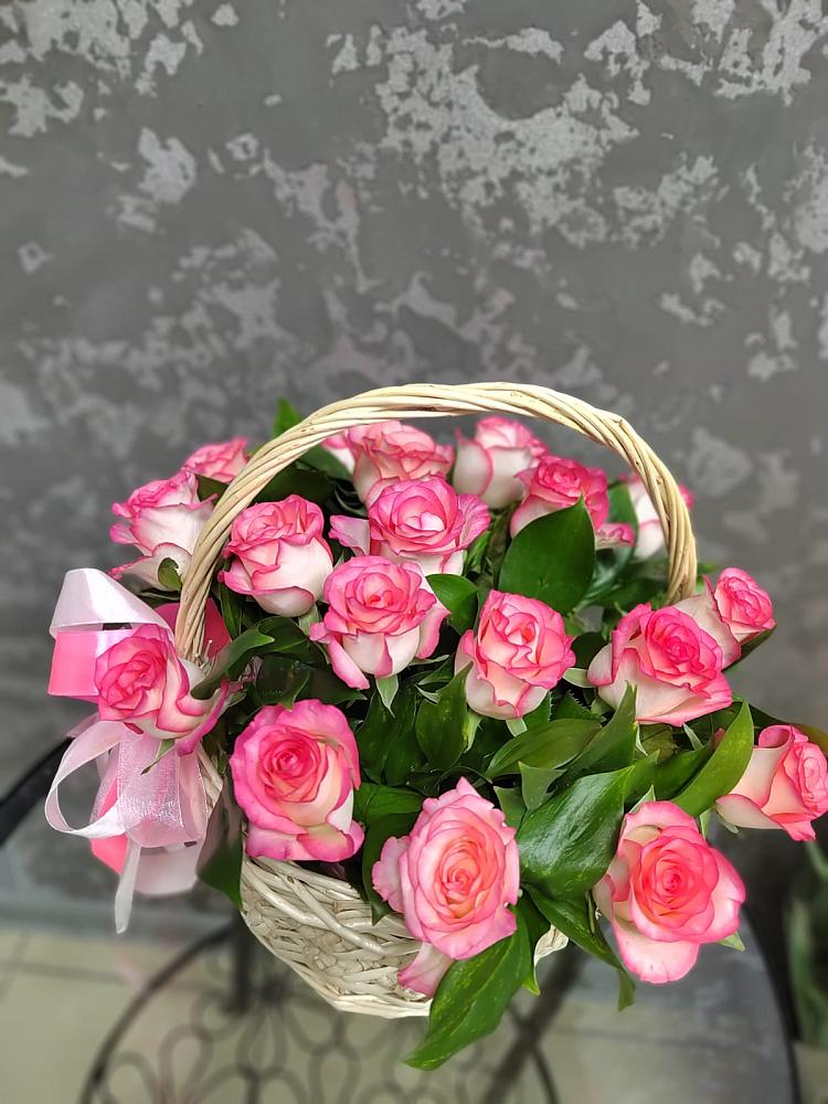 Цветочная композиция из Розы в корзине в Пушкино