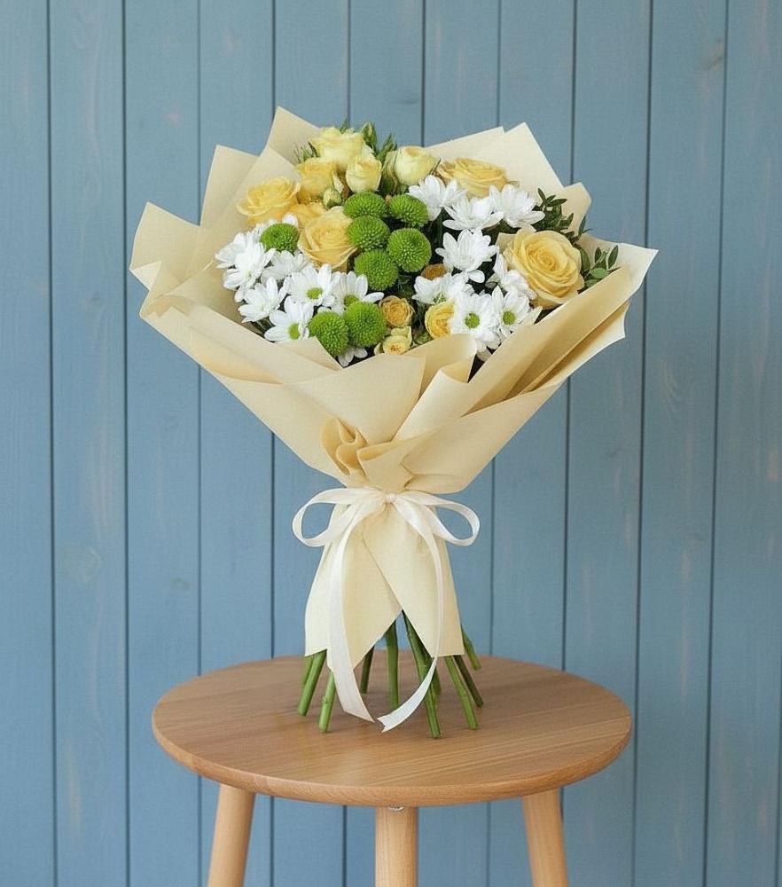 Букет цветов из: Хризантемы и Розы в Пушкино