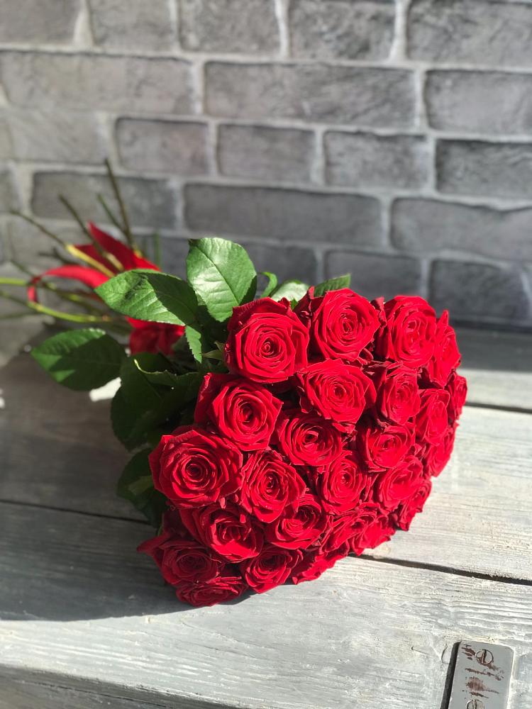 Букет Красные розы Фридом в Пушкино