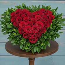 Цветочная композиция из Розы в виде сердца в Пушкино