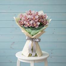 Букет цветов из:  Орхидеи и Розы в Пушкино