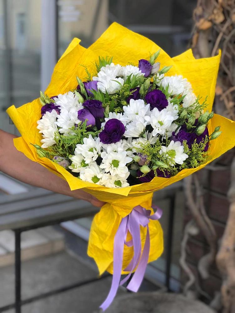 Букет цветов из: Ирисы, Хризантемы и Ромашки в Пушкино