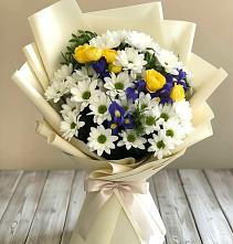 Букет цветов из:  Ирисы, Хризантемы и Розы #REPLACE_PRED# Пушкино