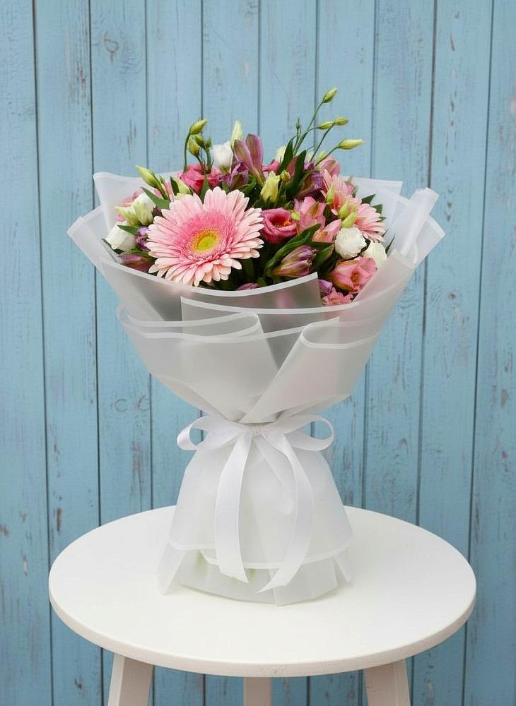 Букет цветов из: Герберы, Альстромерии и Лизиантусы в Пушкино