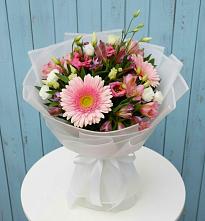 Букет цветов из:  Герберы, Альстромерии и Лизиантусы #REPLACE_PRED# Пушкино