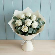 Букет Белые розы в Эвкалипте в Пушкино