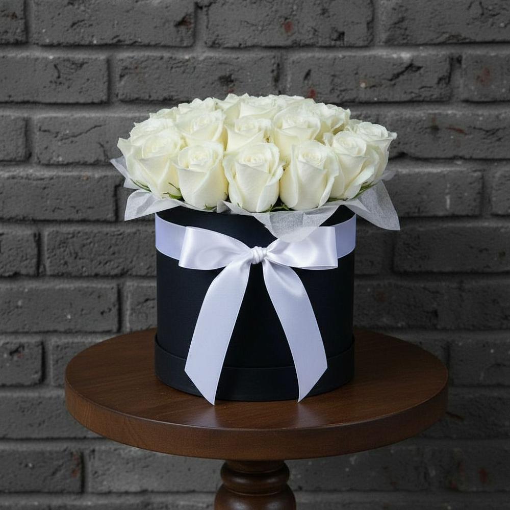 Цветочная композиция из Розы в шляпной коробке в Пушкино