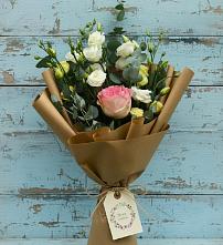 Букет цветов из:  Розы и Лизиантусы в Пушкино