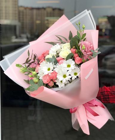 Букет цветов из: Розы, Лизиантусы и Хризантемы в Пушкино