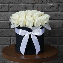 Цветочная композиция из Розы в шляпной коробке в Пушкино